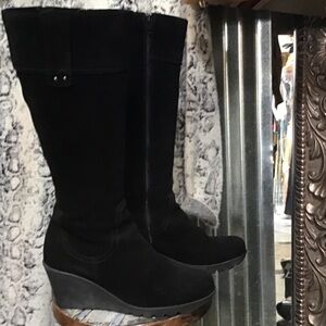 La CANADIENNE Black Suede Wedge Boots
